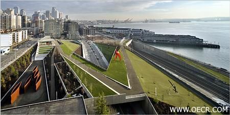 5.  西雅图奥林匹克雕塑公园。建于一个旧工业区内，一条繁忙的公路和铁路穿越其间。建筑师：韦斯/莫弗 ...