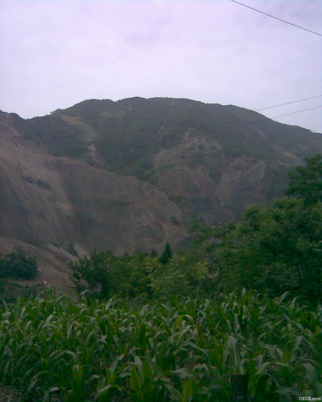 震后的山.jpg